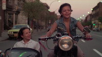 Обои к фильму «L'eau chaude, l'eau frette (1976)» — (14 из 14)