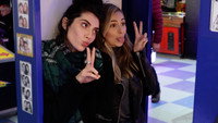 «Girls' Night In (Beauty, Brains, and Personality) (2021)» — обои к фильму #6