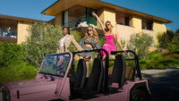 Обои к сериалу «Selling Sunset (2019)» — (26 из 26)