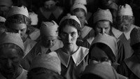 «Девушка с иглой (2024)» — обои к фильму #4