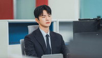 Обои к сериалу «Завтра снова на работу! (2026)» — (13 из 93)