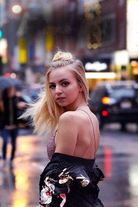 Постер сериала «Runaway (2018)» — (1 из 7)