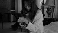 «Отель у реки (2018)» — обои к фильму #1