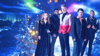 «Pentatonix: Around the World for the Holidays (2022)» — обои к фильму #4