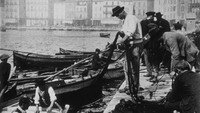 «Embarquement des filets de pêche (1896)» — обои к фильму #1
