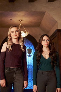 Постер сериала «Наследие (2018-2022)» — (5 из 33)