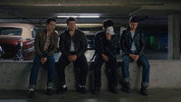 Обои к сериалу «Бриолин: Взлёт розовых леди (2023)» — (20 из 71)
