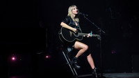 «Taylor Swift: City of Lover Concert (2020)» — обои к фильму #1