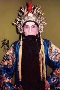 Liang Tsi-Pak
