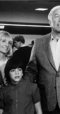Постер фильма «Международный аэропорт (1985)» — (2 из 3)