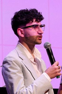 Imagem de Arteen Khalatbari