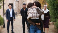 Обои к сериалу «Далёкий город (2024)» — (19 из 41)