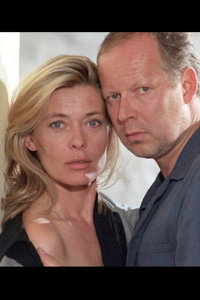 Постер к фильму Liebling, bring die Hühner ins Bett (2002)