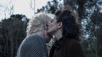 «Болезнь в воскресенье (2018)» — обои к фильму #1