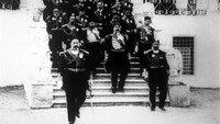«Тунисский бей и его свита спускаются по лестнице Бардо (1904)» — обои к фильму #1