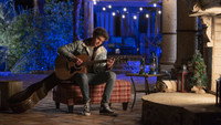 Обои к фильму «High School Musical: The Musical: The Holiday Special (2020)» — (11 из 18)
