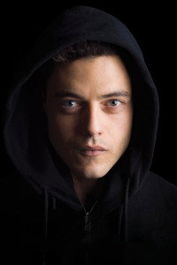 Постер сериала «Мистер Робот (2015-2019)» — (3 из 70)