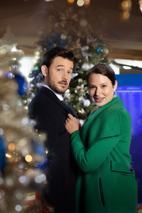 Постер фильма «Christmas Takes Flight (2021)» — (1 из 11)