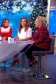 Jennifer Lopez and Leah Remini