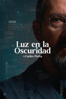 Luz en la oscuridad poster