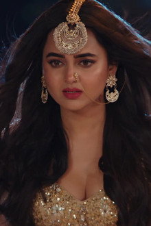 Prathna Stages an Accident