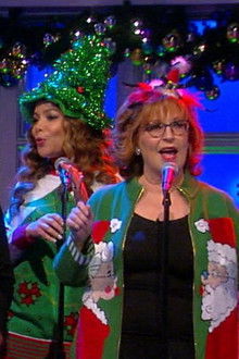 Leslie Mann and Darlene Love