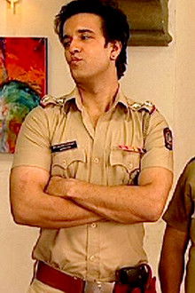 Gopi Buys The Haunted House