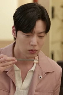 Tae Kyung Expresses How He Feels
