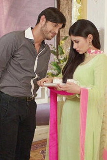 Viren's Attempts to Get Intimate With Shivanya
