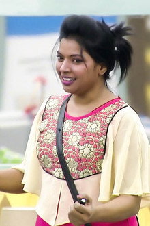 Day 54: VJ Kajal In The House