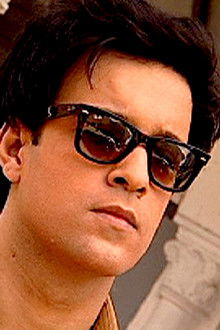 Pandey, Gopi, and Billu Arrive In Gomthi Ganj Railway Station