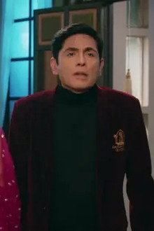 Tiwari and Vibhuti Remove Babhiji’s Photograph