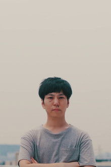 Emphasizing Imagery with Minimalism