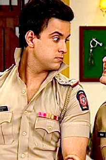 Thieves Who Loot Electronic Shops