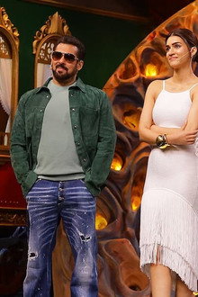 Shahid And Kriti In The House