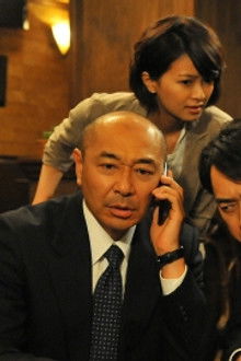 盗まれた刑事の妻−怪盗百面相vs3課! 涙と衝撃の結末!