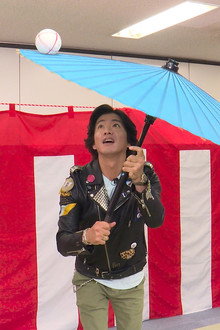 Captain Takuya who burns up! Challenge traditional performing arts!