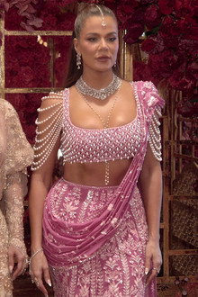 Kim and Khloé Take India
