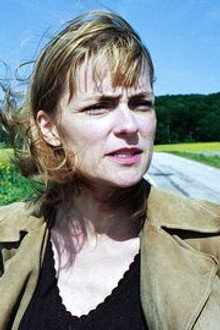 Wallander: Mannen som log, Del 1