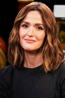 Rose Byrne Feels Crazy While Eating Spicy Wings