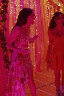 Friends Can Dance