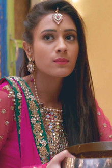 Amaya Replaces The Mehendi