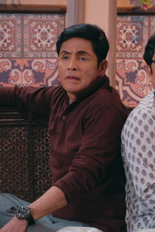 Saxena Seeks a Fix for Sticky Glue