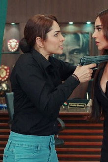 Mehek Held At Gunpoint