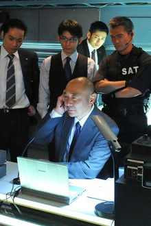 緊急招集! 拳銃立てこもり犯を逮捕せよ! 奇妙な人質!?