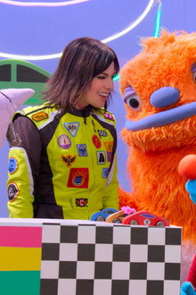 Race Car Roxy / Helpsters Go to the Beach