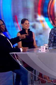 Maggie Gyllenhaal and Raven-Symoné