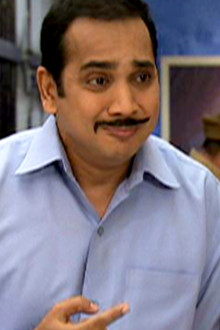 Gopi, Billu and Gulgule Get Caught By Monkeys