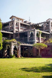 Okinawa: Architecture of History and Tradition