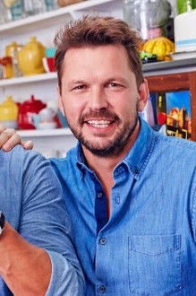 Orlando Bloom, Asian Parcels and the Sausage